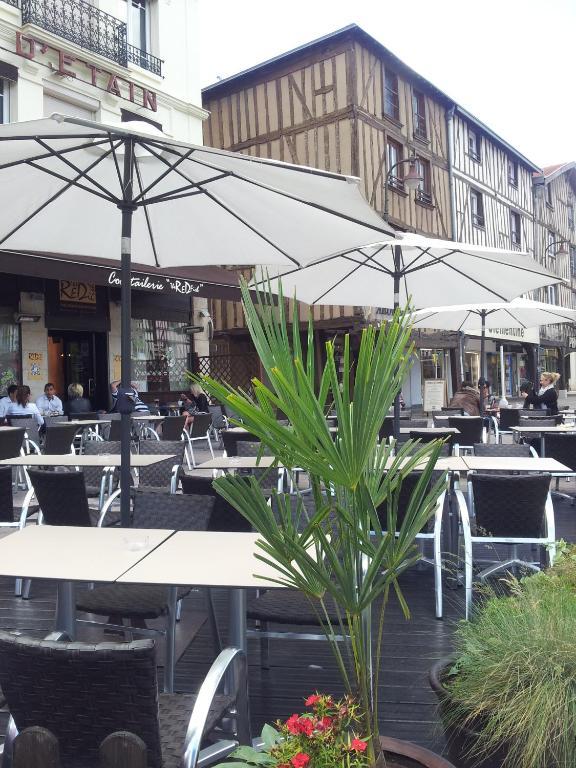 Hotel Du Pot D'Etain Chalons-en-Champagne Exterior photo